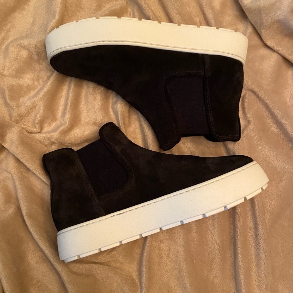EUC Vince Women's Nira Sneaker Size 8